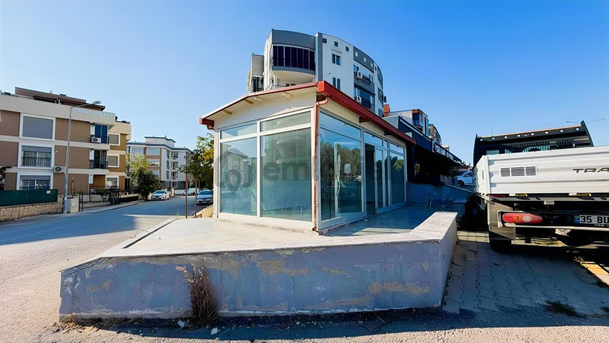 Seferihisar'da Cadde Üzerinde Kiralık Dükkan