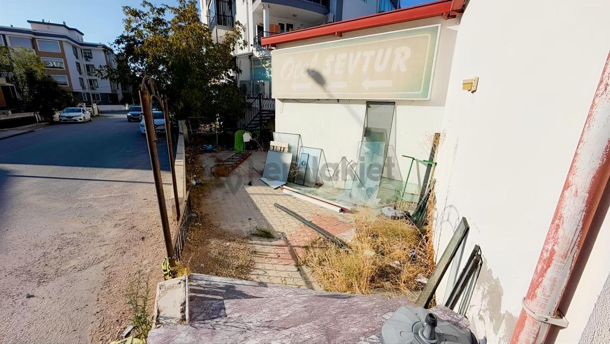 Seferihisar'da Cadde Üzerinde Kiralık Dükkan - 14