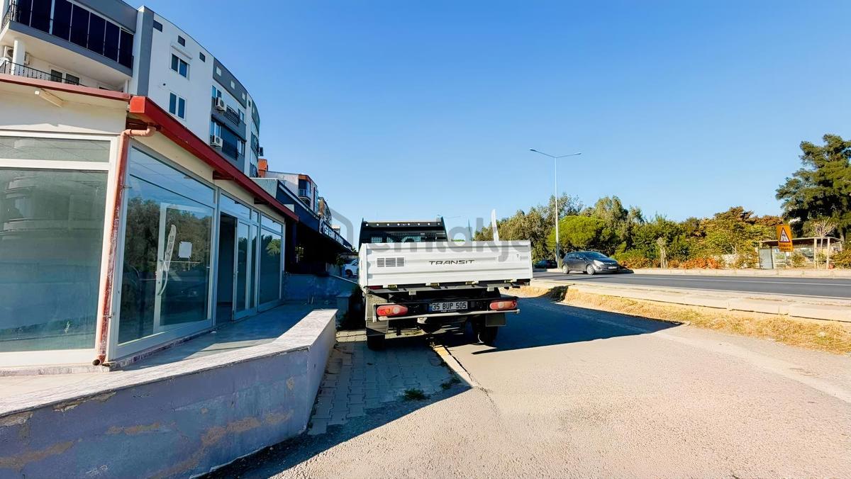 Seferihisar'da Cadde Üzerinde Kiralık Dükkan - 9