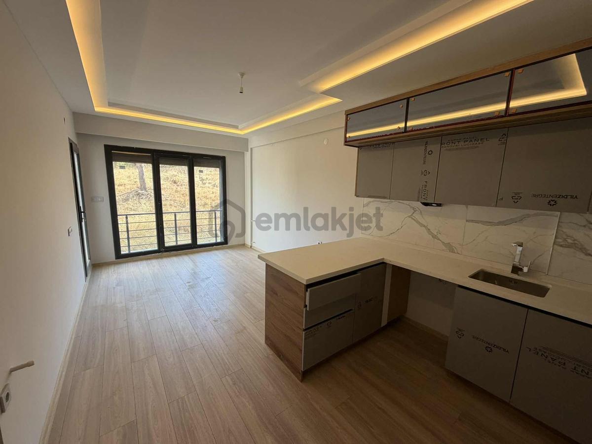 Sv 'den 1+1 Teraslı Köy İçinde Kiralık - 16