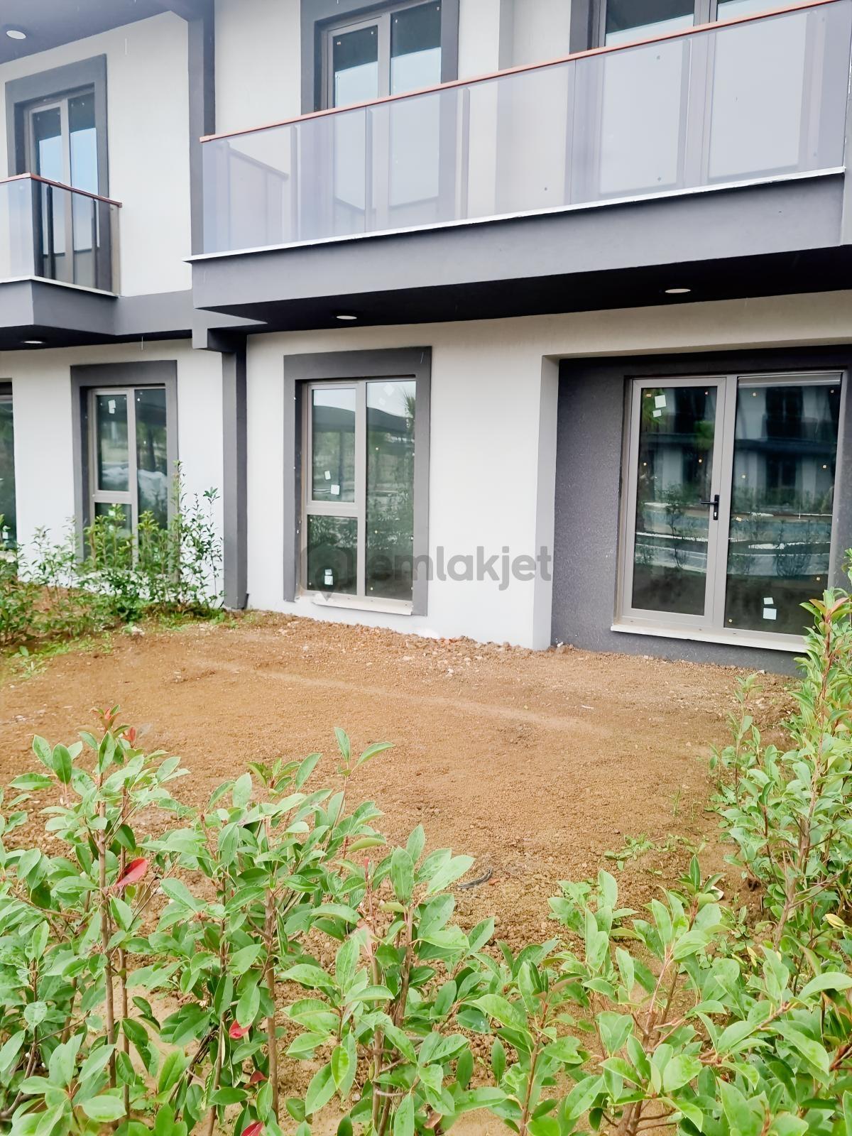 Tekirdağ Değirmenaltında Havuzlu Sitede Satılık 1+1 Daire - 7