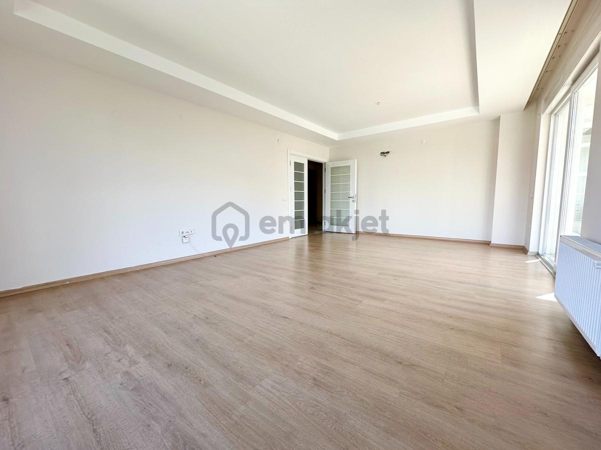 Havuzlu Site İçerisinde Doğalgazlı 3+1 155m2 Kiralık Daire - 3