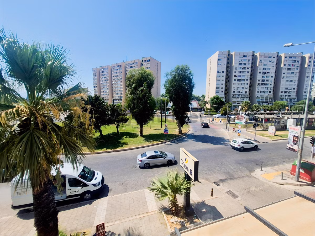 Karşıyaka Yalı Mah.'de 200 M2 Net, 4+1/ 3 Wc ,2 Banyo Balkonlu - 29