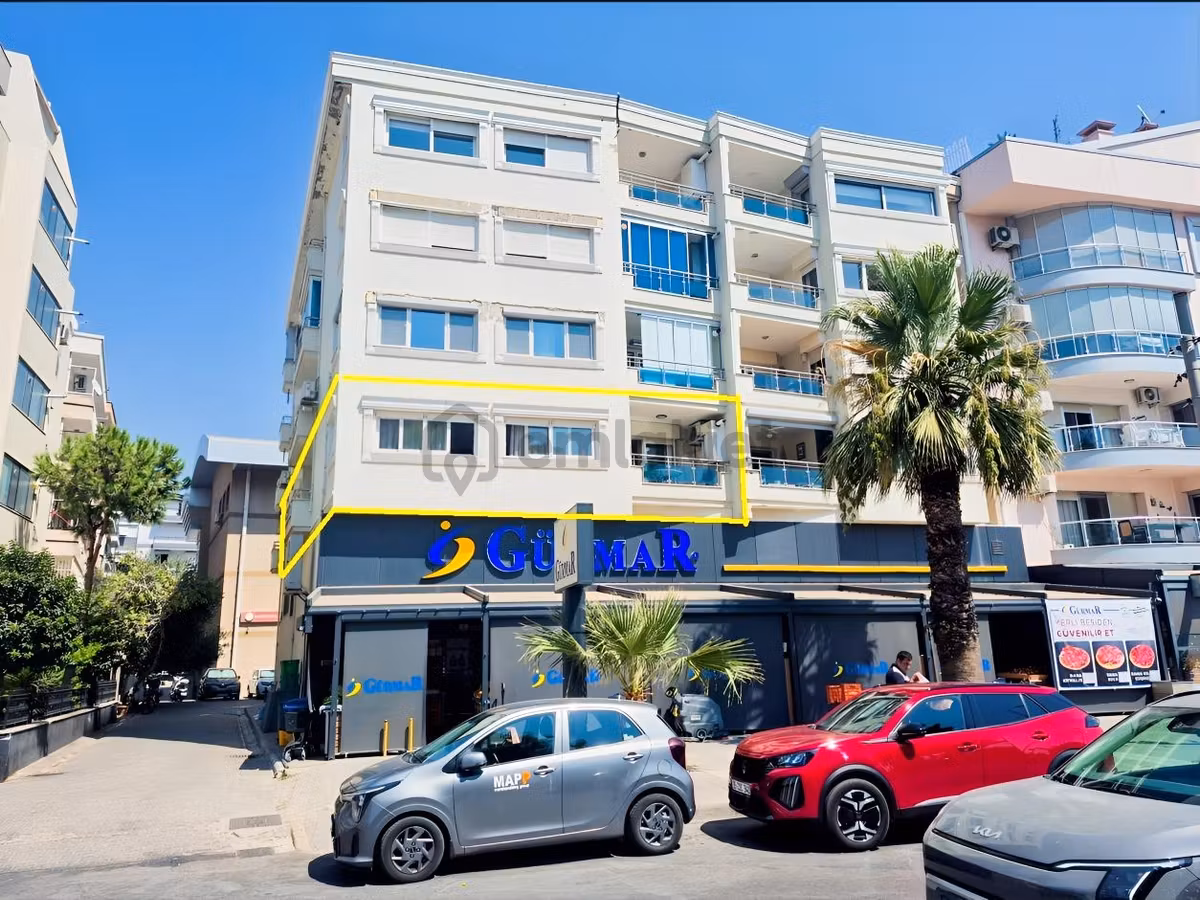 Karşıyaka Yalı Mah.'de 200 M2 Net, 4+1/ 3 Wc ,2 Banyo Balkonlu - 2