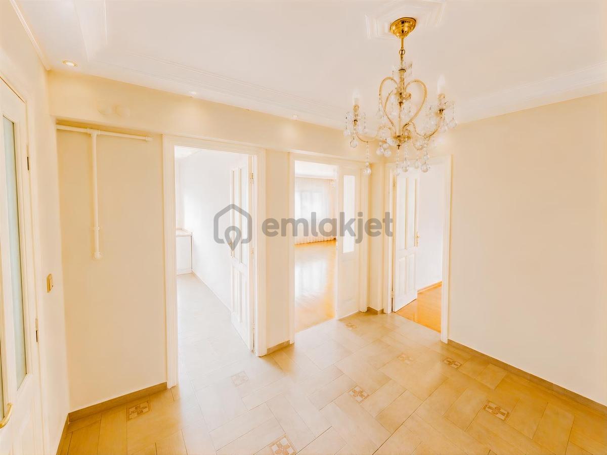 Karşıyaka Yalı Mah.'de 200 M2 Net, 4+1/ 3 Wc ,2 Banyo Balkonlu - 10