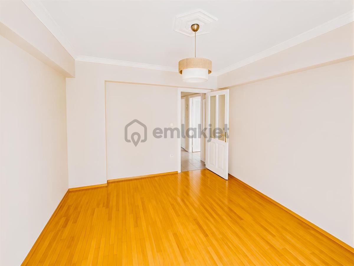 Karşıyaka Yalı Mah.'de 200 M2 Net, 4+1/ 3 Wc ,2 Banyo Balkonlu - 15