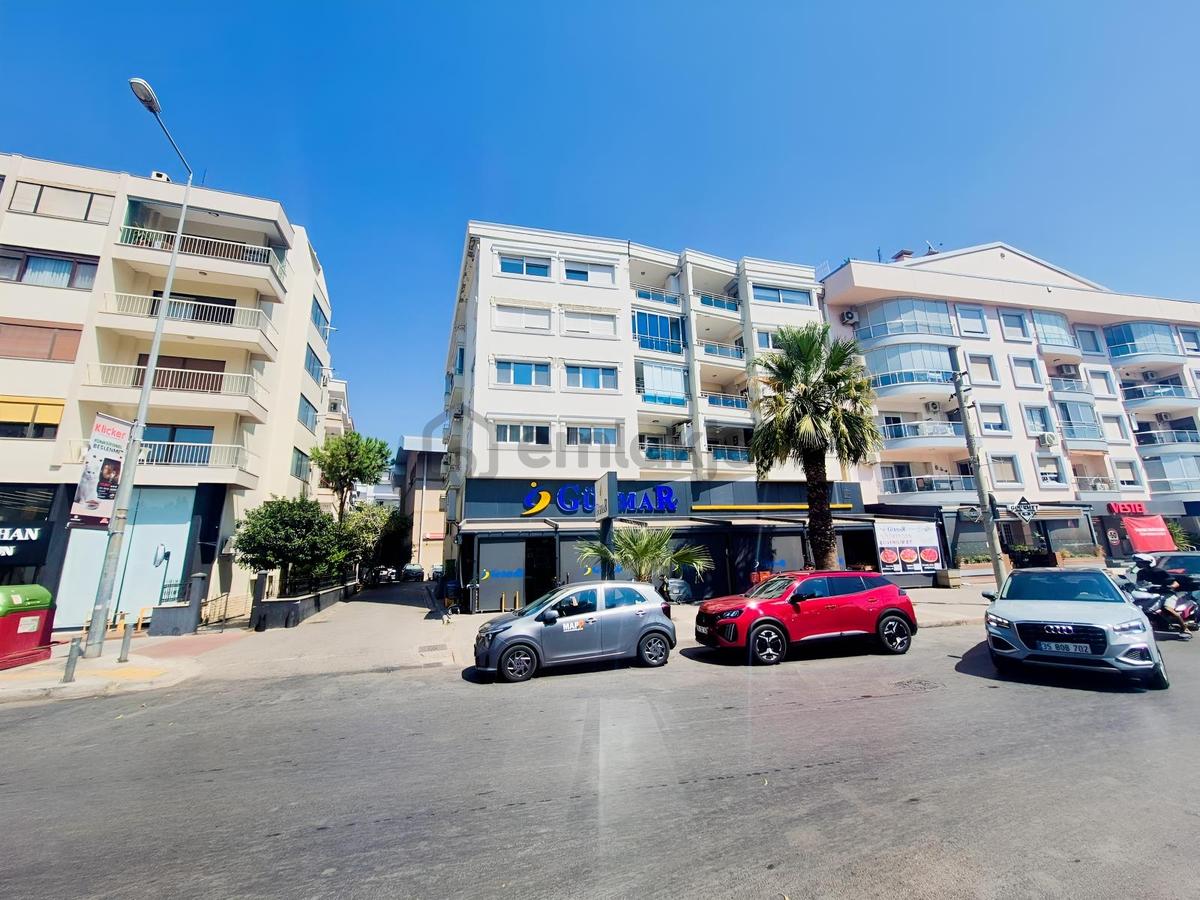 Karşıyaka Yalı Mah.'de 200 M2 Net, 4+1/ 3 Wc ,2 Banyo Balkonlu