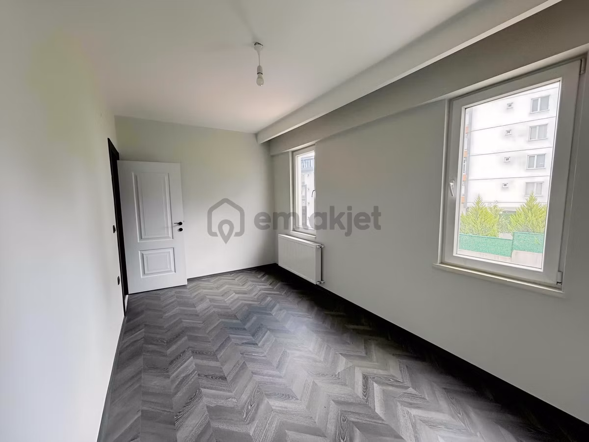 Körfez Havuzlu Sitede 2+1 - 22