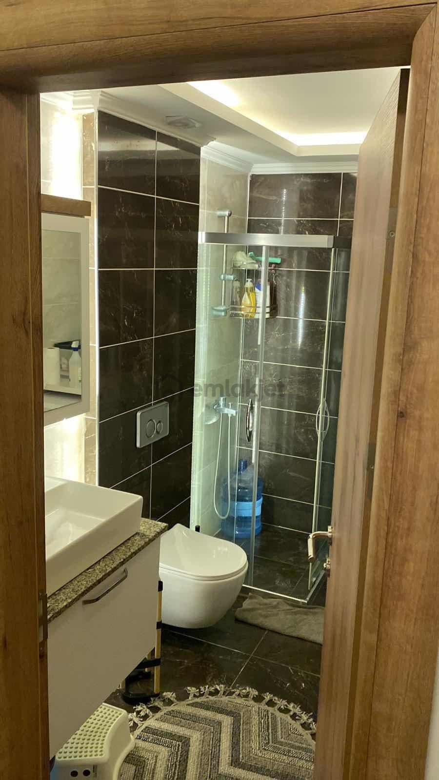 Kuşadası Otogar Arkasında Lüx 2+1 Daire - 16