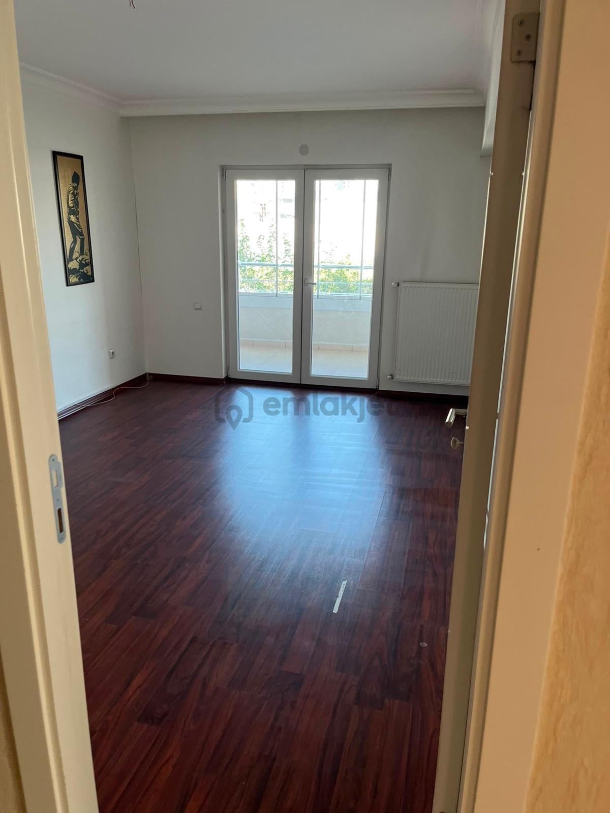 Ankara Çankaya Alacaatlıda Geniş Ferah Ve Konforlu 4+1 Satılık