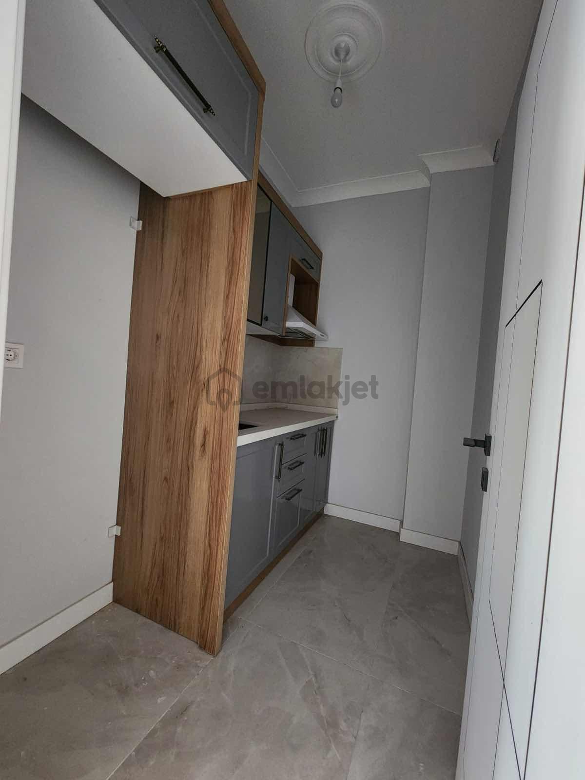 Altınoluk Meydanda Sıfır Asansörlü Kiralık 1+1 - 4