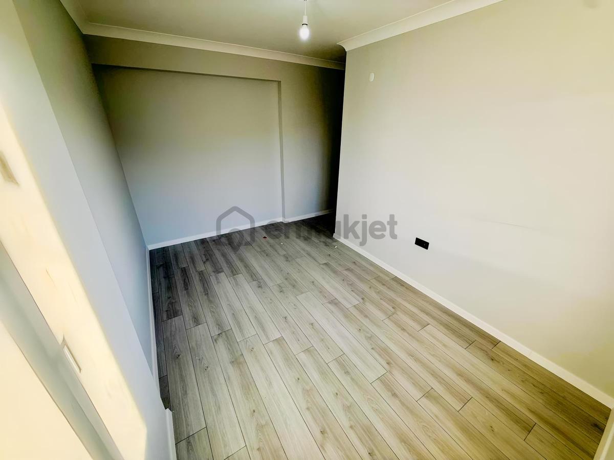 Okaliptus Sokakta Arakat Harika 2+1 Doğalgazlı Daire - 24