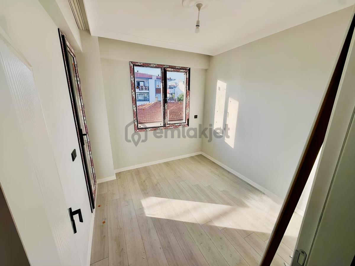 Okaliptus Sokakta Arakat Harika 2+1 Doğalgazlı Daire - 13