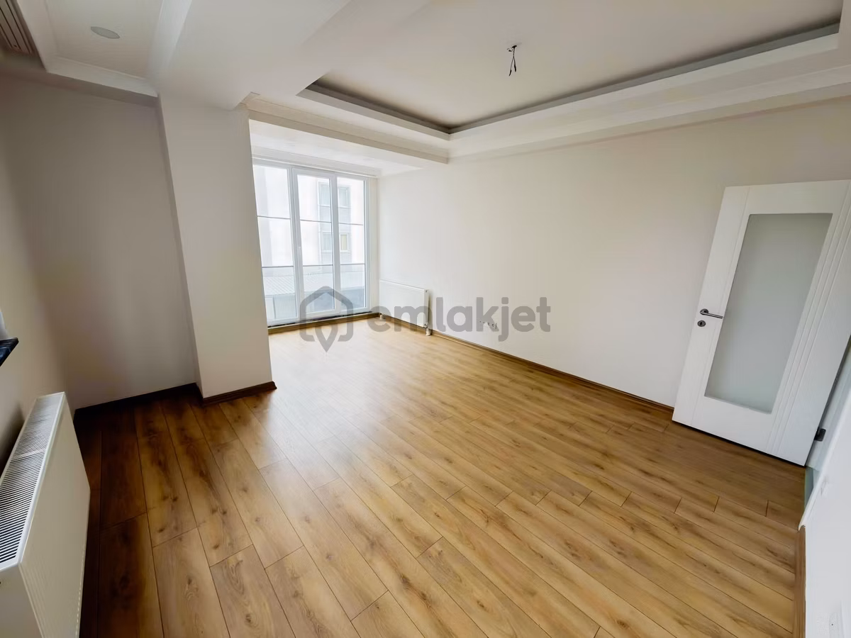 Kartalcumhuriyet Mah Kiralık 2+1 E5 Metro Yakını - 4