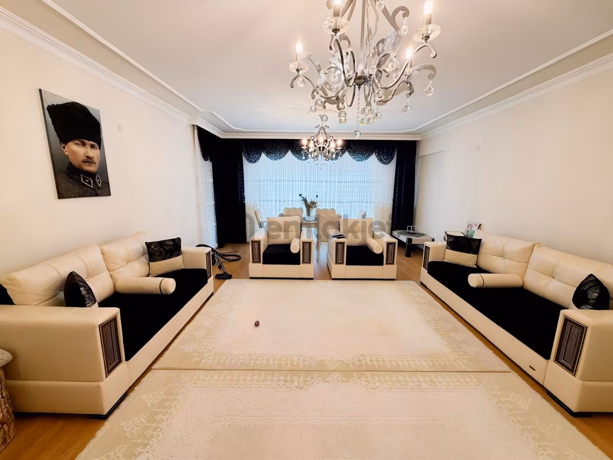 Mabel'den Galip Barutçu Apt. Satılık 3+1 170 M2 Geniş Daire
