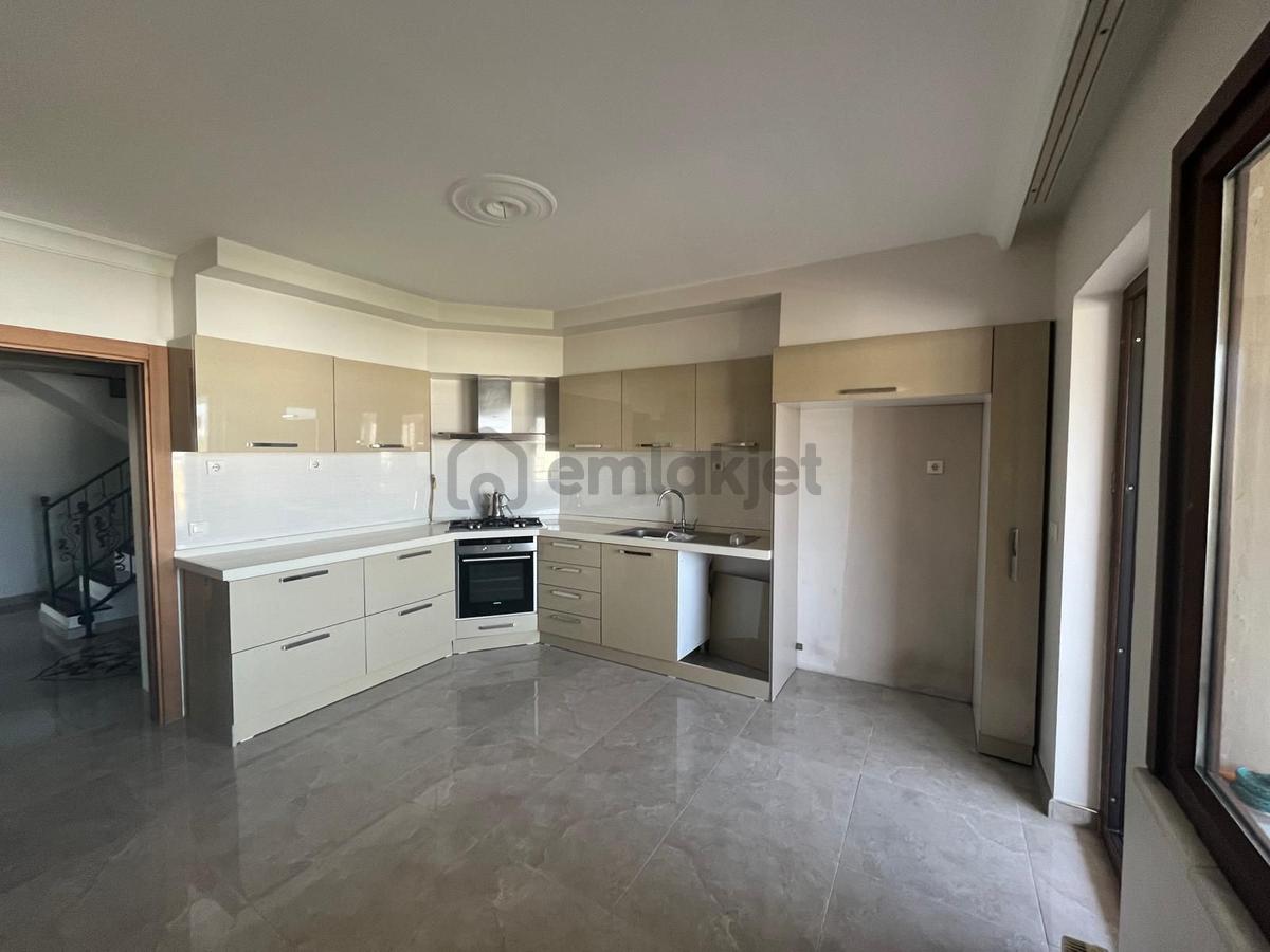 23 Nisan Mah, Özel Yapım 5+2 Satılık Dubleks Daire - 3
