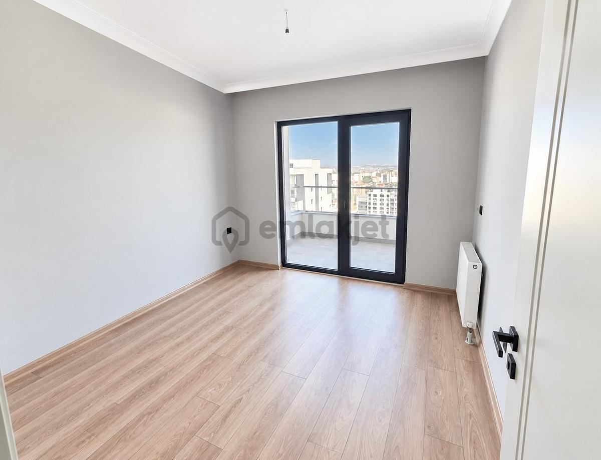 Referans Ankara'da Kiralık 11.kat Eşyasız 1+1 Daire /marka - 9