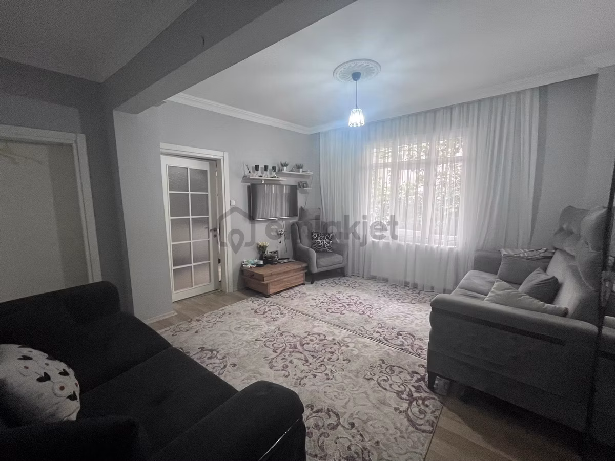 Söğütlü Çeşme'de 2,5+1 85m2 Geniş Ferah Arakat Daire - 2