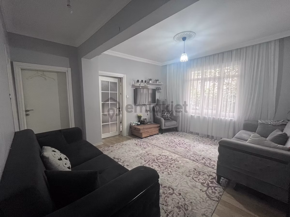 Söğütlü Çeşme'de 2,5+1 85m2 Geniş Ferah Arakat Daire