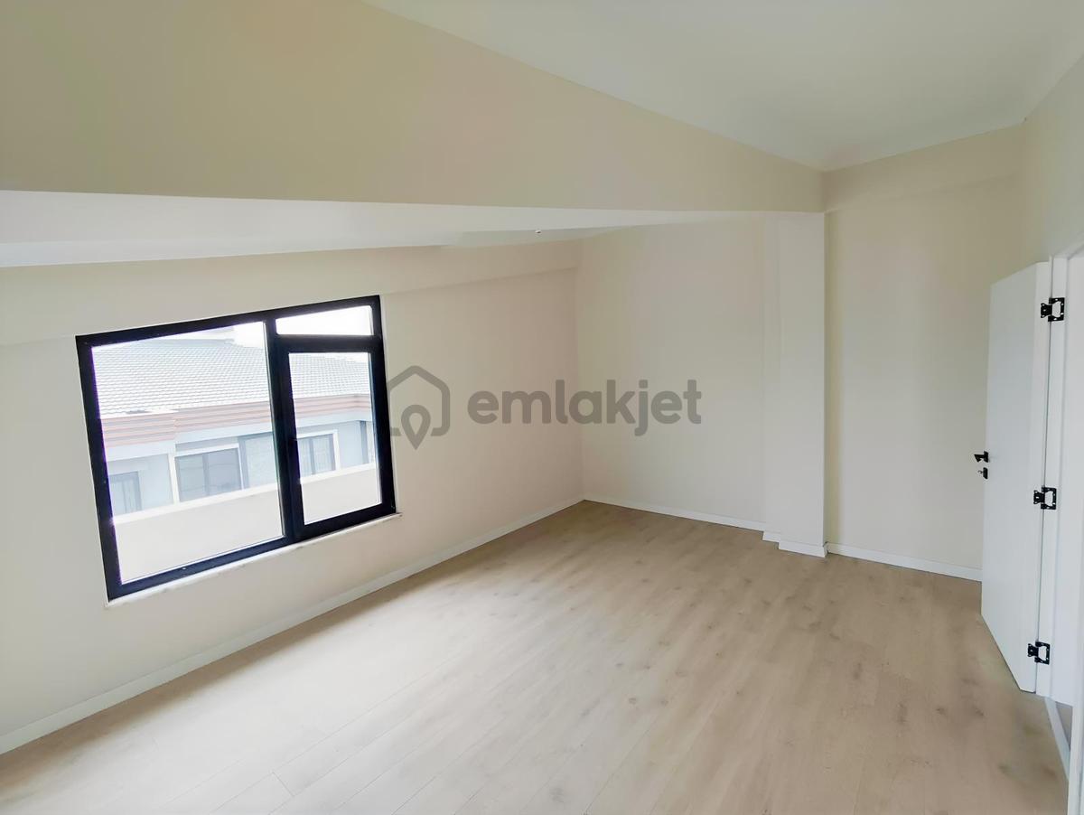 Çiftlikköy'de Doğa Manzaralı, Teraslı 3+1 Satılık Dubleks Daire - 7