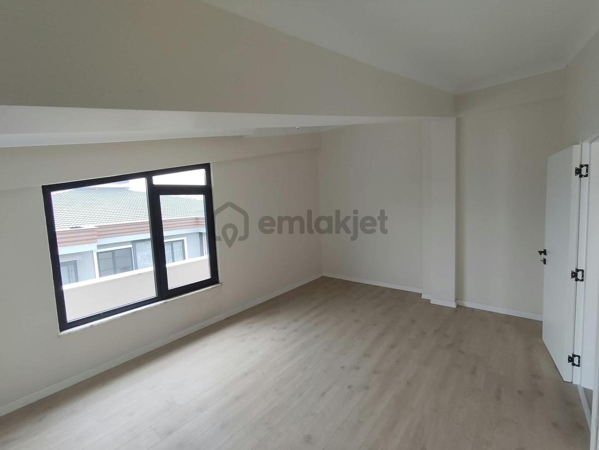 Çiftlikköy'de Doğa Manzaralı, Teraslı 3+1 Satılık Dubleks Daire - 32