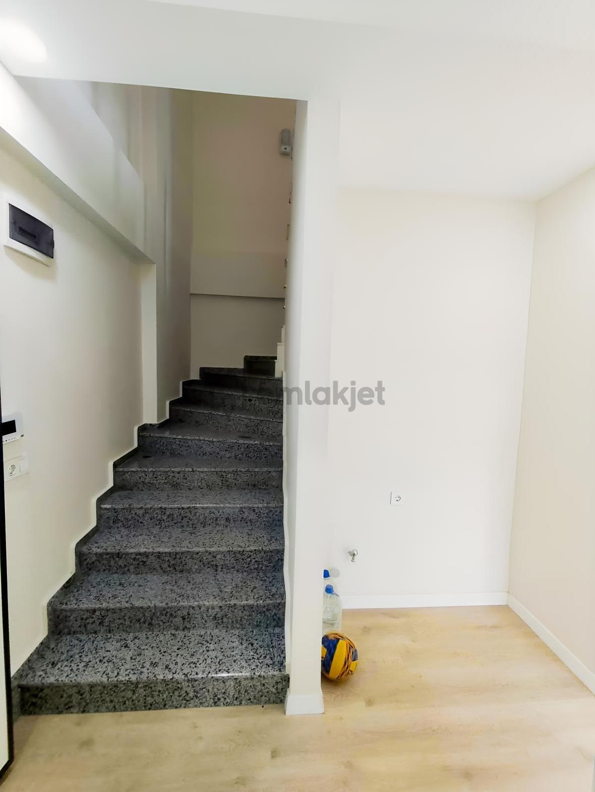 Çiftlikköy'de Doğa Manzaralı, Teraslı 3+1 Satılık Dubleks Daire - 15