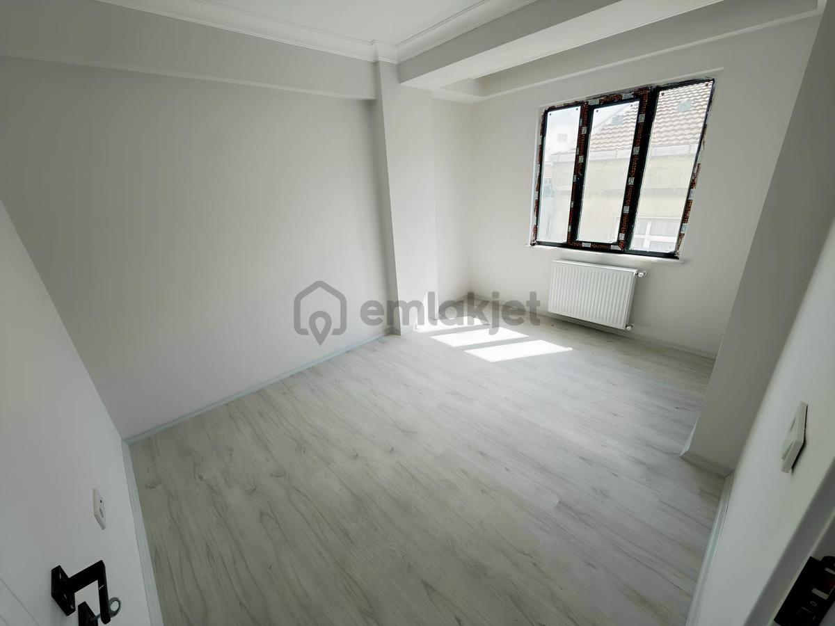 Arıkoğullarından Uğur Mumcu Mah Cami Durağının Dibi 2+1 105m2 - 16