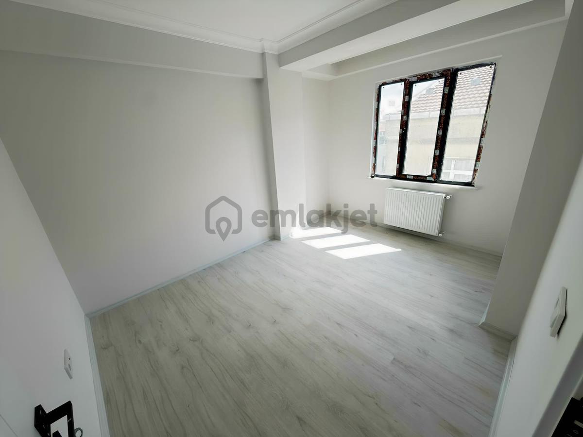 Arıkoğullarından Uğur Mumcu Mah Cami Durağının Dibi 2+1 105m2 - 15