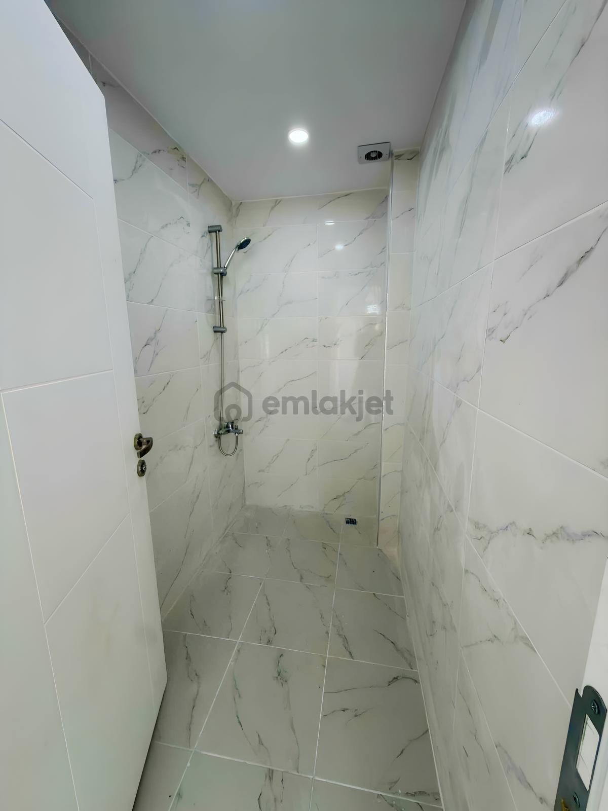 Arıkoğullarından Uğurmumcu Mah Ebeveyn Banyo Geniş Mutfak Daire - 17