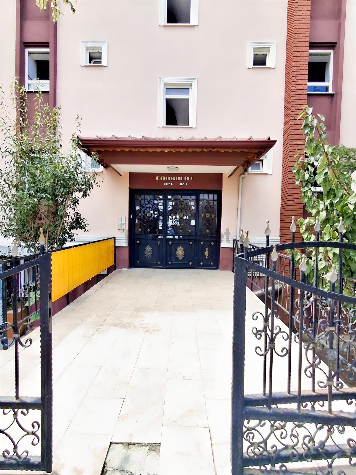 Modern Evlerde 1+1 Bahçe Katı Apart Daire
