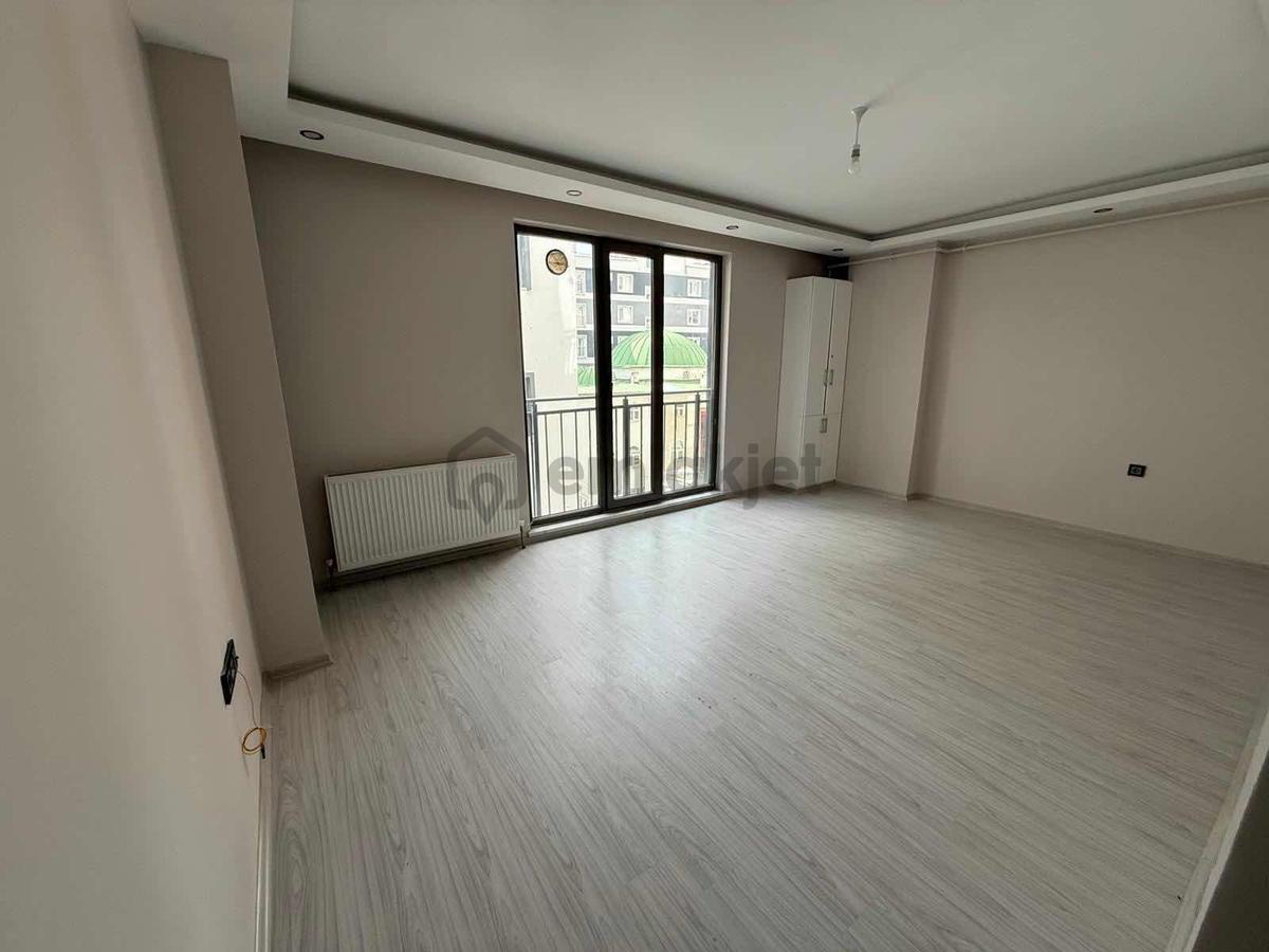 Van Ezberciler Civarı Kiralık 1+1 Balkonlu Eşyasız Daire - 3