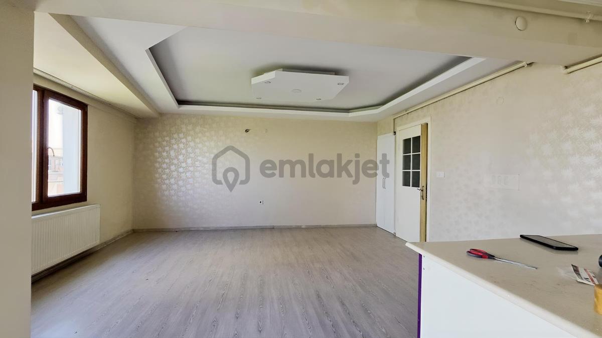 Menemen İsmet İnönü Merkez 2+1 Geniş Daire - 8