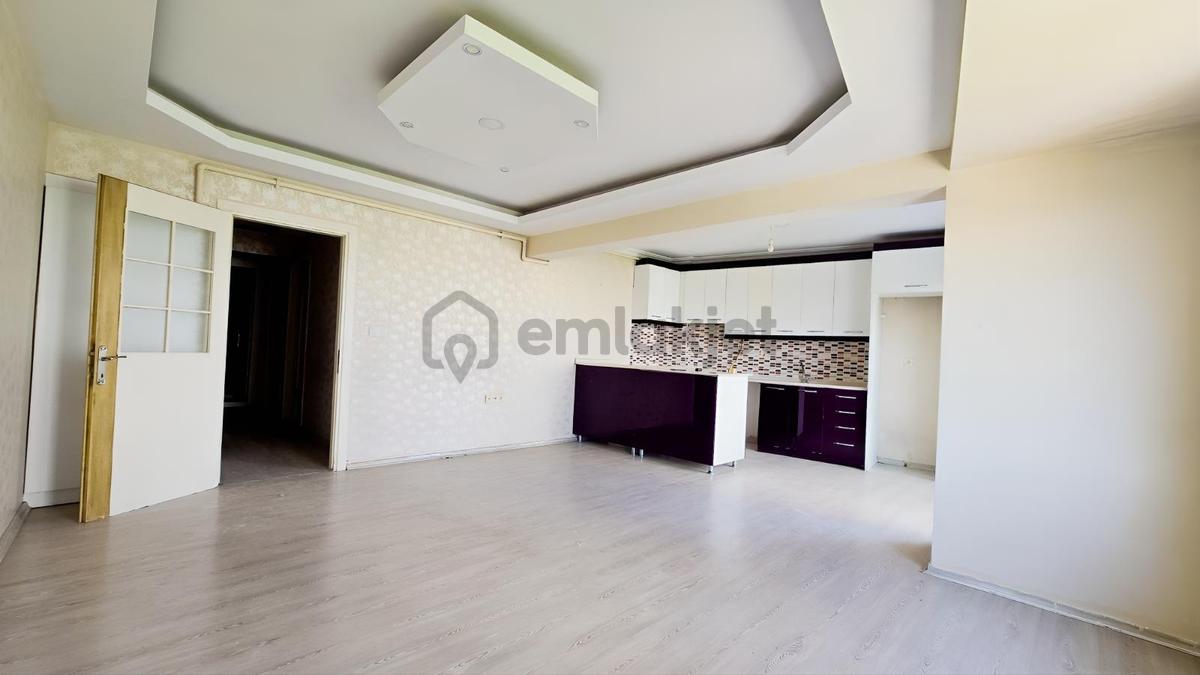 Menemen İsmet İnönü Merkez 2+1 Geniş Daire