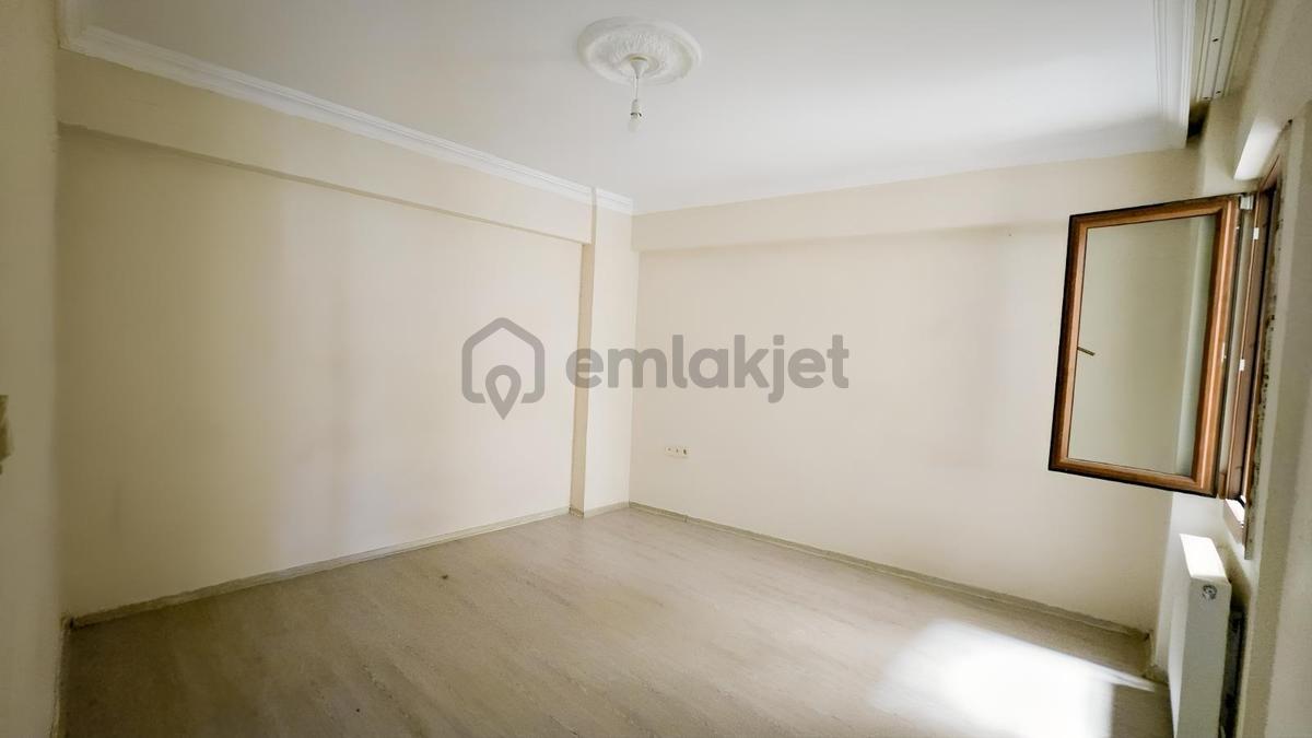 Menemen İsmet İnönü Merkez 2+1 Geniş Daire - 18
