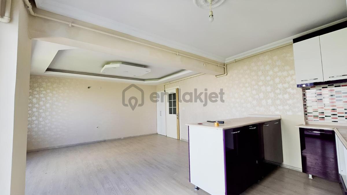 Menemen İsmet İnönü Merkez 2+1 Geniş Daire - 9