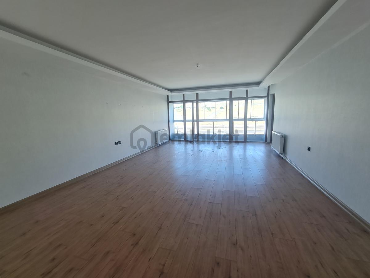 Arel'den Bağlıca Three Life Sitesi Geniş Kullanışlı Dubleks 5+2 - 4