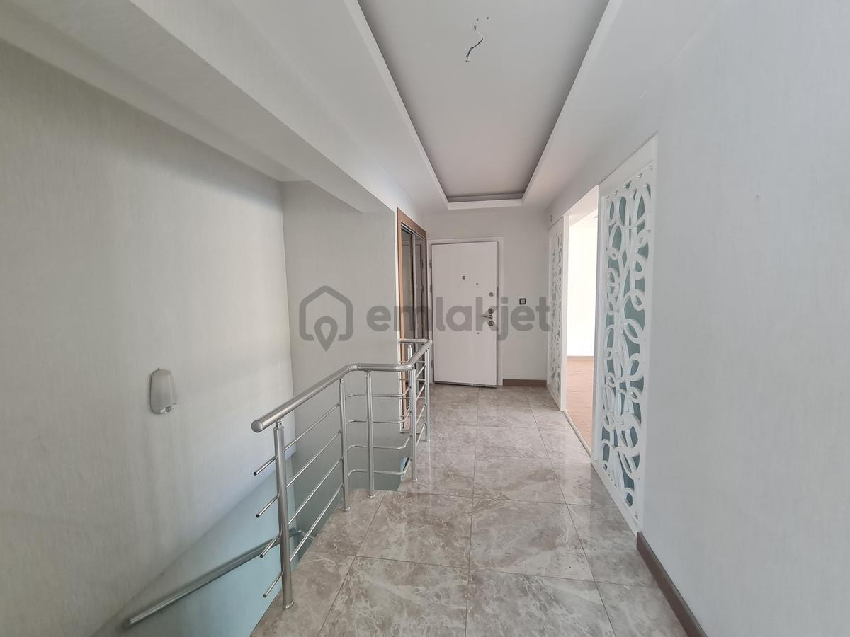 Arel'den Bağlıca Three Life Sitesi Geniş Kullanışlı Dubleks 5+2 - 25