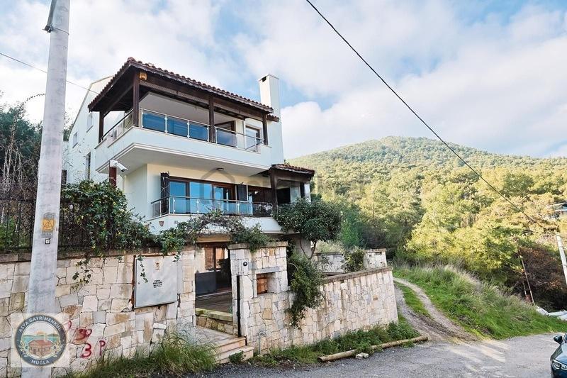 İzmir Urla Güvendikte Fourlex Villa