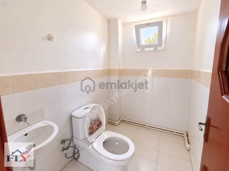 Tarabya'da Metro Ve Sahile Yakın Bahçeli Kiralık 3+1 - 11