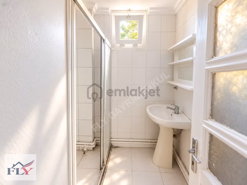 Tarabya'da Metro Ve Sahile Yakın Bahçeli Kiralık 3+1 - 10