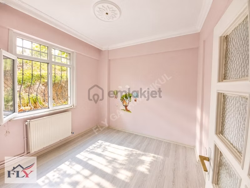 Tarabya'da Metro Ve Sahile Yakın Bahçeli Kiralık 3+1 - 8