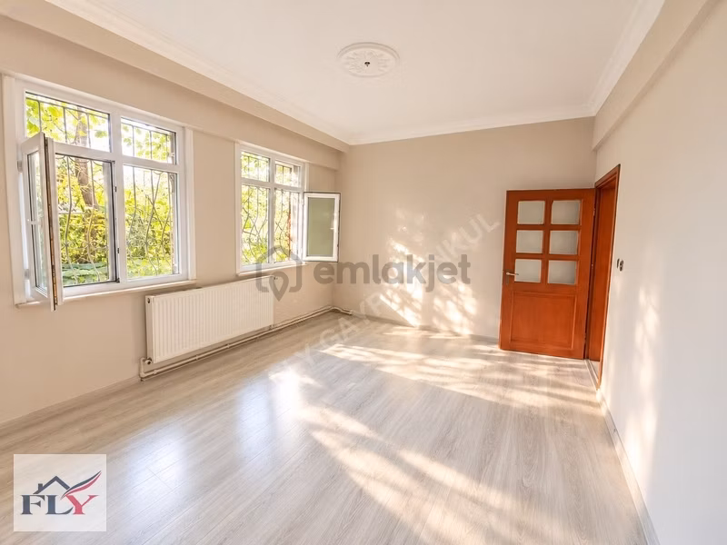Tarabya'da Metro Ve Sahile Yakın Bahçeli Kiralık 3+1 - 15