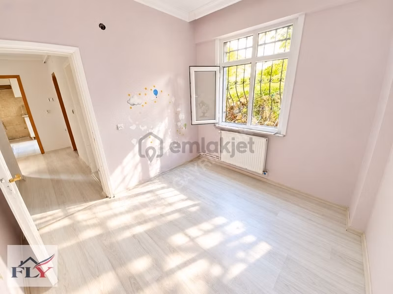 Tarabya'da Metro Ve Sahile Yakın Bahçeli Kiralık 3+1 - 9