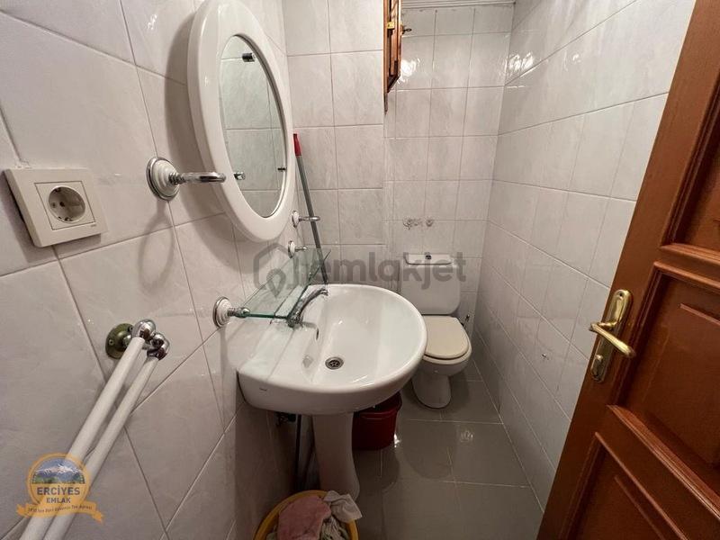 Erciyes'den Erenköy'de 3+1 Balkonlu 155 M2 Ebeveyn Banyolu - 21
