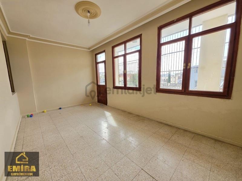 Yeşılevlerde Cadde Üzeri Kapalı Mutfak Geniş Daire - 15