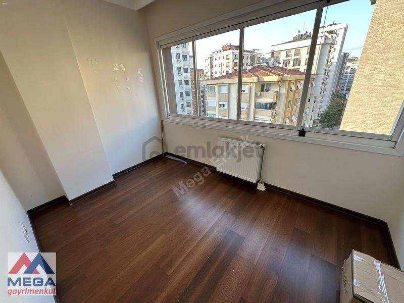 Suadiye'de Kiralık 3+1 Ebeveyn Banyolu, Balkonlu Daire - 10