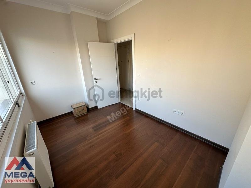 Suadiye'de Kiralık 3+1 Ebeveyn Banyolu, Balkonlu Daire - 12