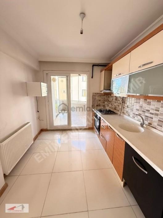 İzmir Menderesde Kiralık Ara Kat Daire - 3