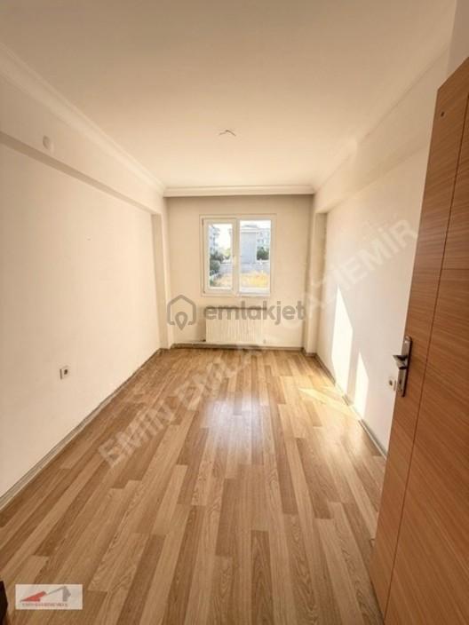 İzmir Menderesde Kiralık Ara Kat Daire - 10