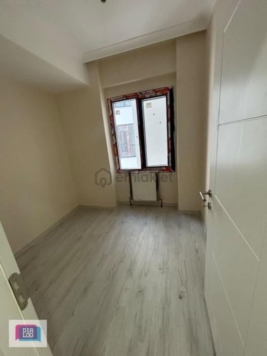 Ebeveyn Banyolu Cadde Üstünde Sifir 120m² 3+1 Kiralık Daire - 4